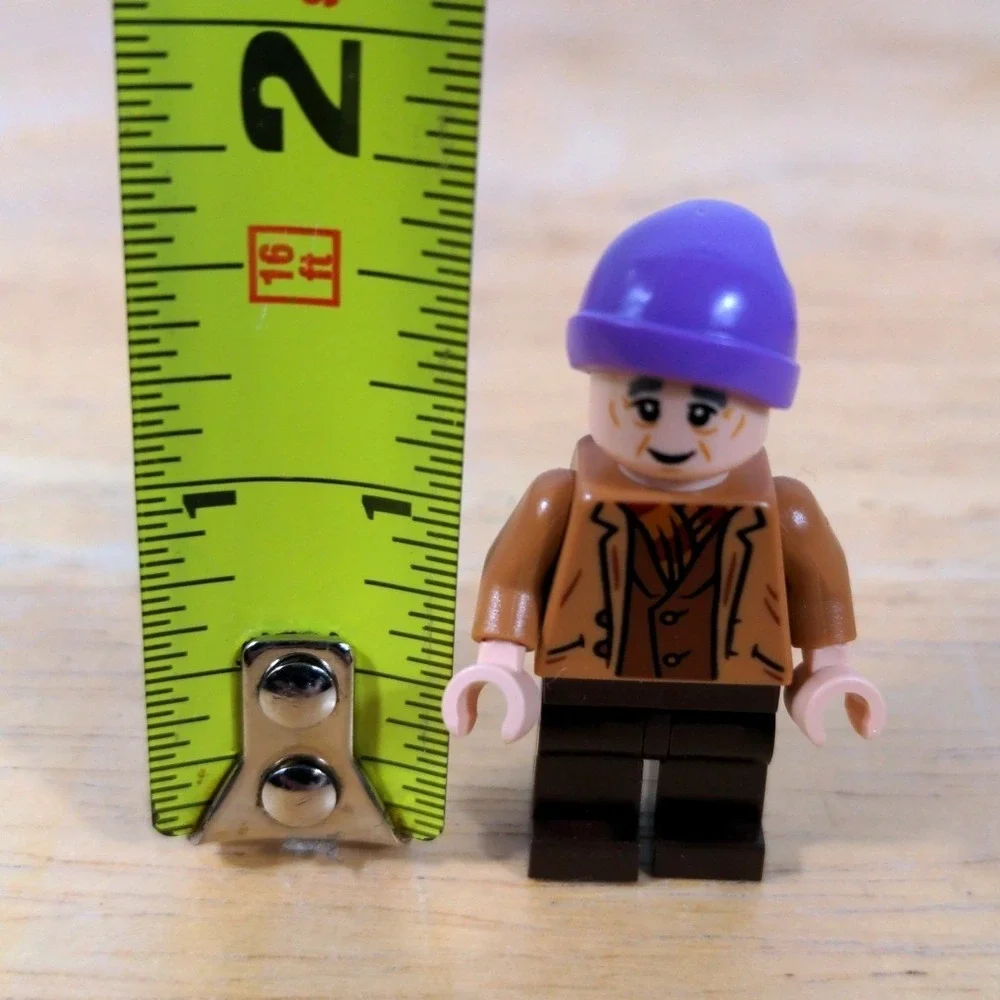 LEGO Minifigure Brown Jacket Purple Beanie City‎ Streetwear Y2K Excellent